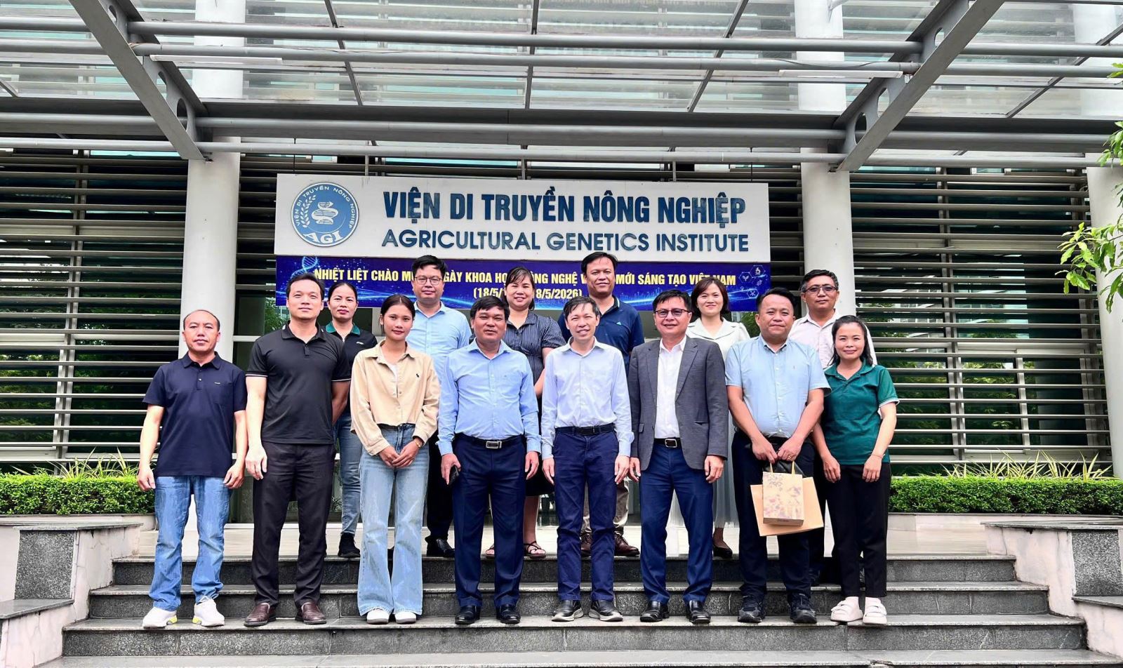 Viện Di truyền Nông nghiệp tiếp đón và làm việc với đoàn công tác Viện Nghiên cứu Nông Lâm nghiệp Quốc gia Lào (NAFRI)